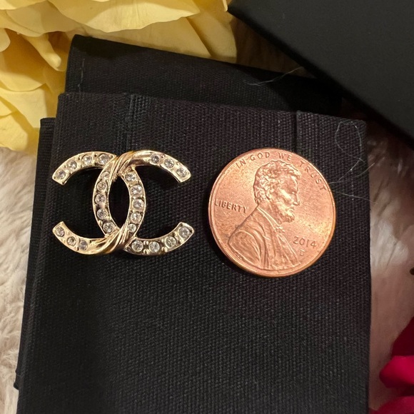 NWOT AUTH 2023 Chanel CC stud Earrings - Picture 2 of 8